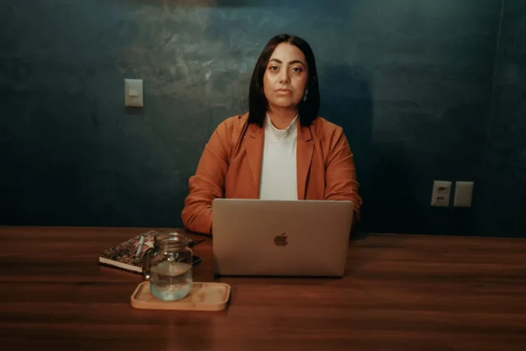 Nadine Caridi Review: Search Demand, Reputation, and Reader Intent