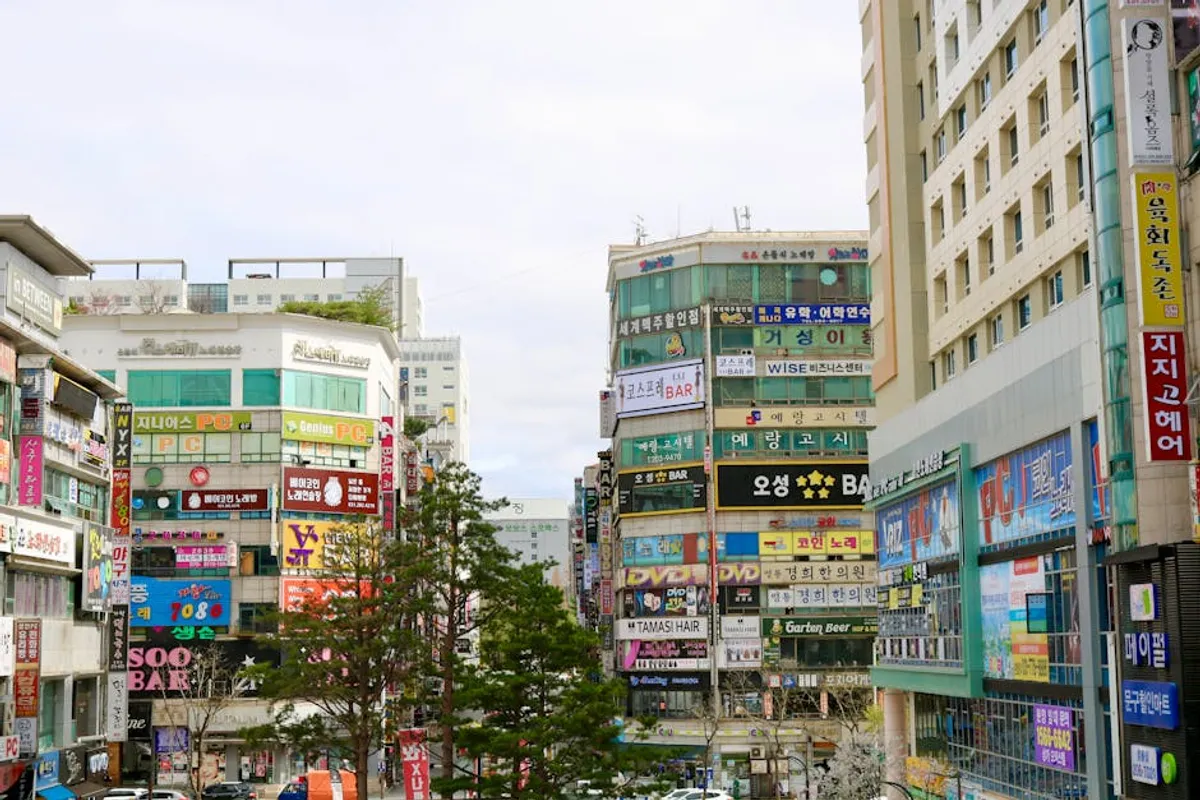 What Korean betting and casino readers Should Know About uitly